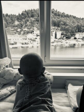 Fotka Péťa se vzbudil a poprvé vidí moře